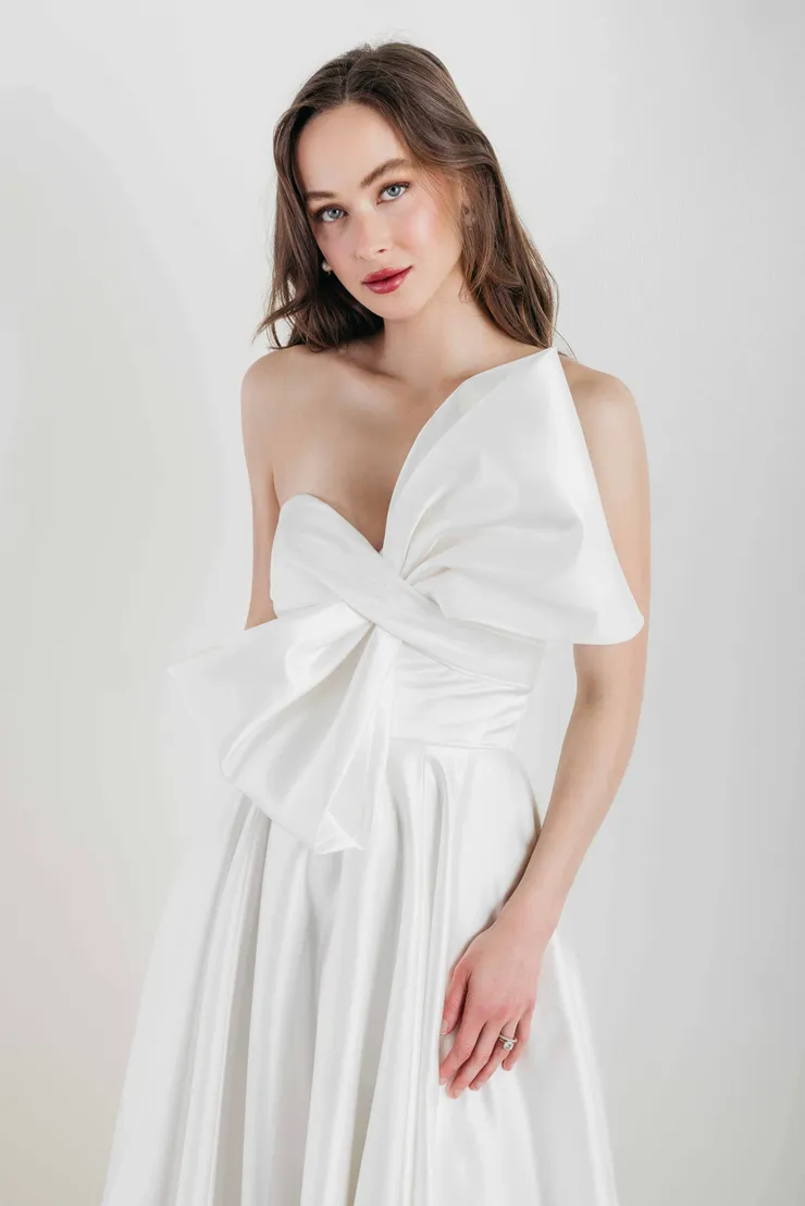 Locket Nanette Style #13214 #2 frontface vertical cropped picture