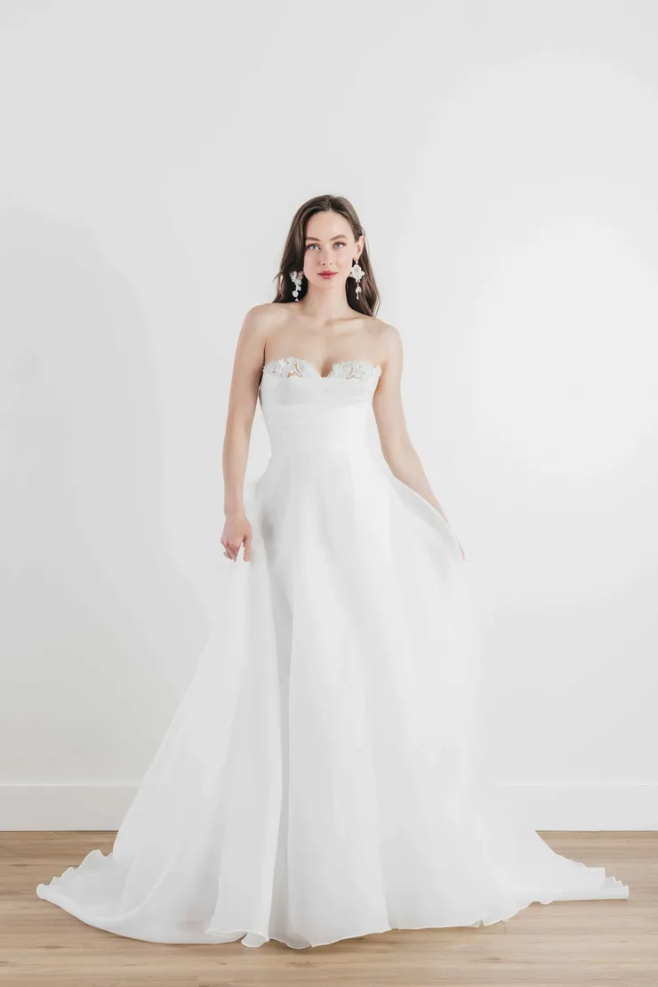 Locket Dianthus Style #13218 #1 frontface vertical picture