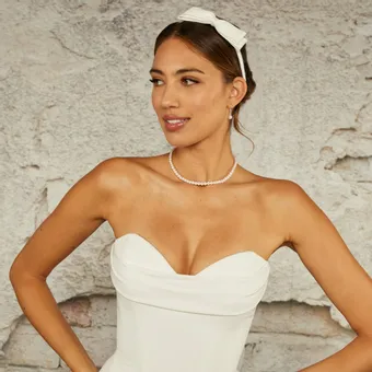 En Vogue HB2410 #1 vertical thumbnail