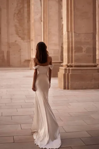 Milla Nova Belgravia #4 backface vertical thumbnail