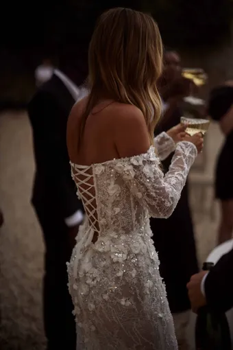 Milla Nova Montana #11 vertical thumbnail