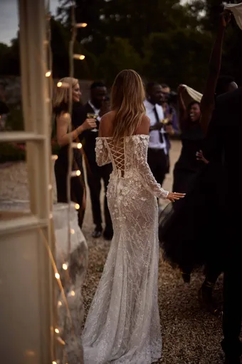 Milla Nova Montana #12 backface vertical thumbnail