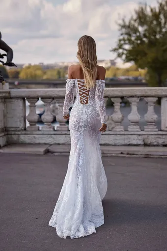 Milla Nova Montana #17 default backface vertical thumbnail