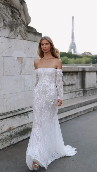 Milla Nova Montana #23 frontface vertical thumbnail