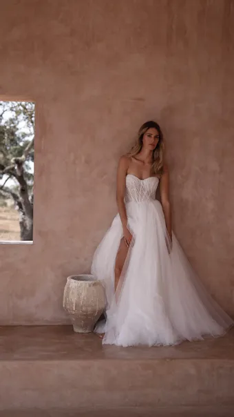 Milla Nova River #2 vertical thumbnail