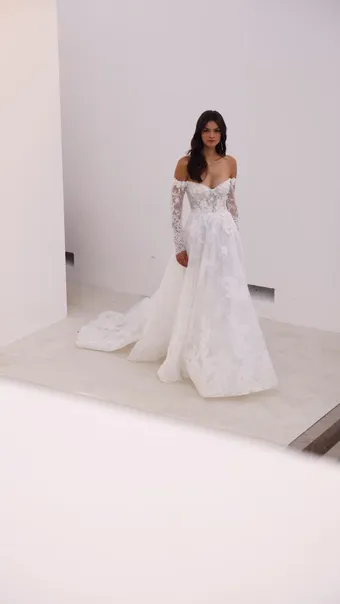 Milla Nova Valencia #1 vertical thumbnail