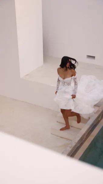 Milla Nova Valencia #2 vertical thumbnail