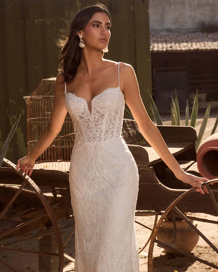 La Perle by Calla Blanche LP2453 #3 frontface vertical cropped picture