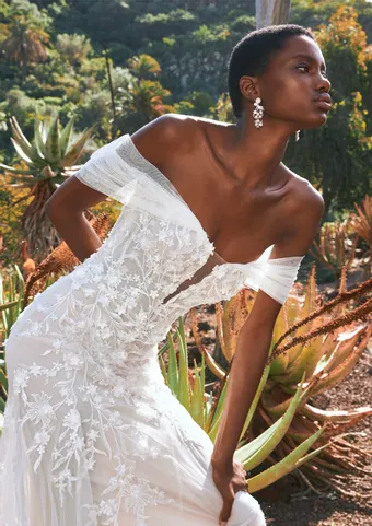 Pronovias Baikal #3 frontface vertical cropped thumbnail