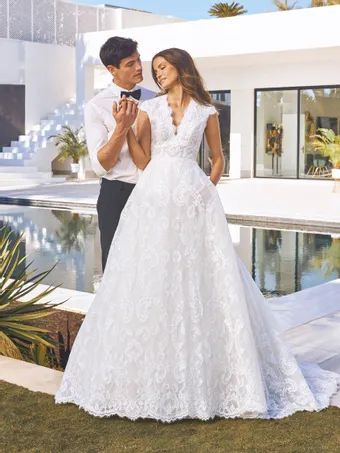 Pronovias Rita #5 vertical thumbnail