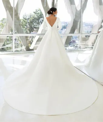 Pronovias Hepburn #1 vertical thumbnail