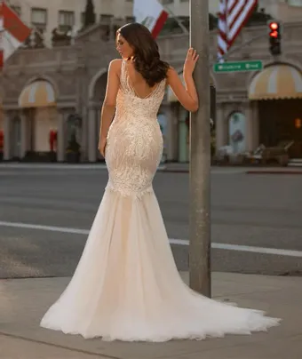 Pronovias Ireland #1 vertical thumbnail