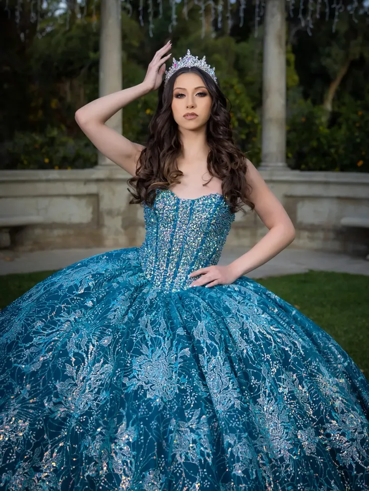LizLúo Quince Style #26084 #9 frontface vertical cropped picture