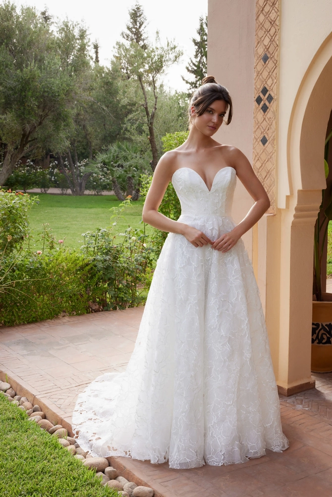 AMOR/アムール】RIVIERA GOWN ホワイト AMOR/アムール】RIVIERA GOWN