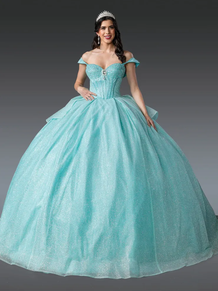 Dancing Queen | Alborada Quince - 1937 | Alborada Brides Inc.
