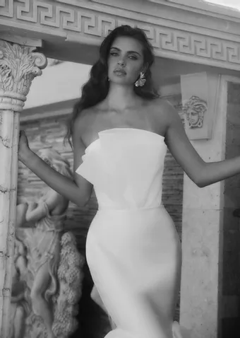 Leah Da Gloria Style #Belize #4 frontface vertical cropped thumbnail