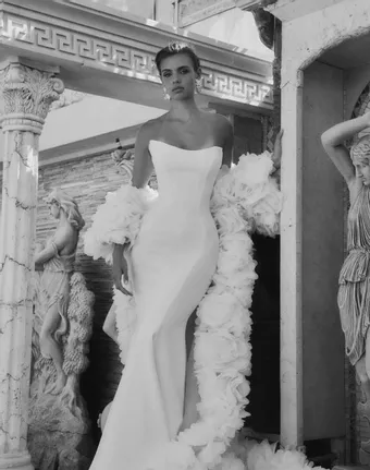 Leah Da Gloria Clyde #2 frontface vertical thumbnail