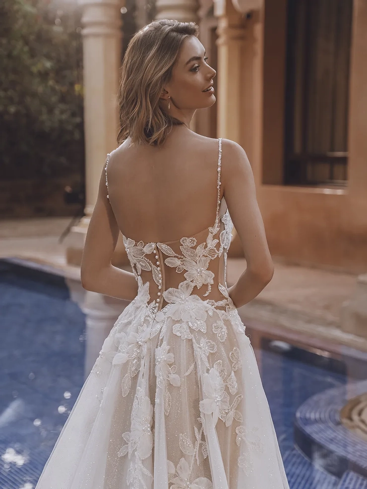 Enzoani Style #Umbria #5 backface vertical cropped picture