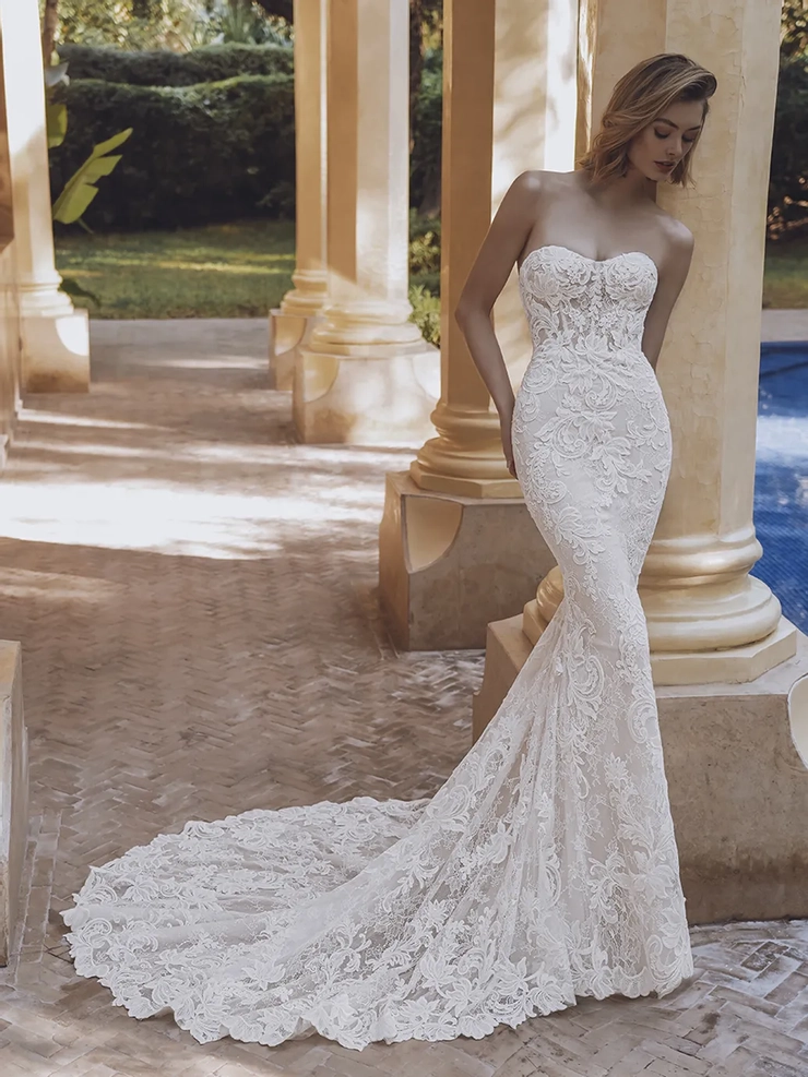 Enzoani Style #Urvashi #1 frontface vertical picture