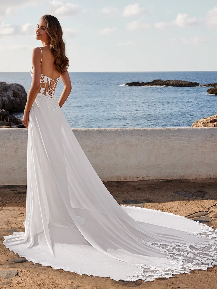 Love by Enzoani - Dallas | The Exquisite Bride Love by Enzoani - Dallas | The Exquisite Bride