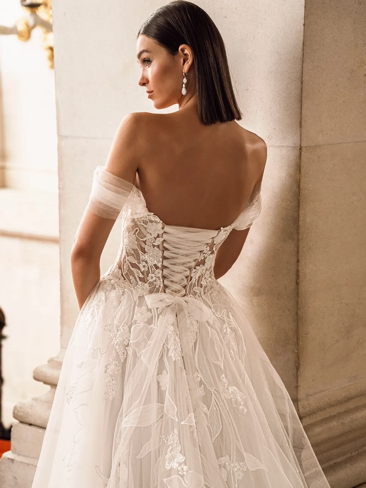 Élysée Style #Fae #4 backface vertical cropped picture