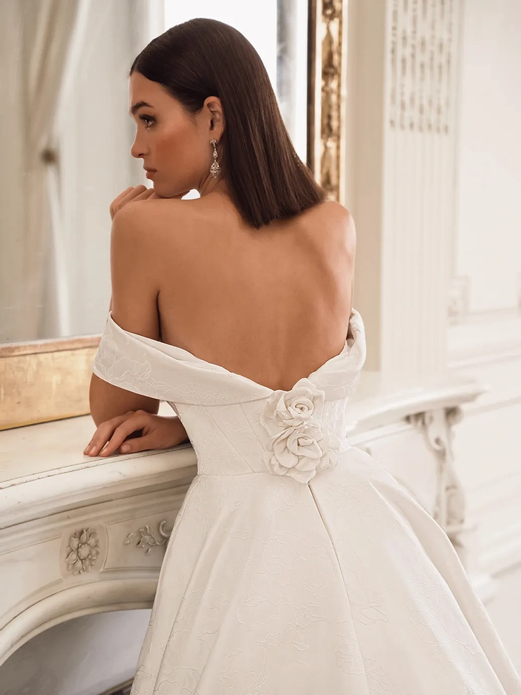 Élysée Style #Frederique #4 backface vertical cropped picture