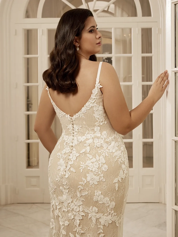 Portrait Style #Alara #3 backface vertical cropped picture