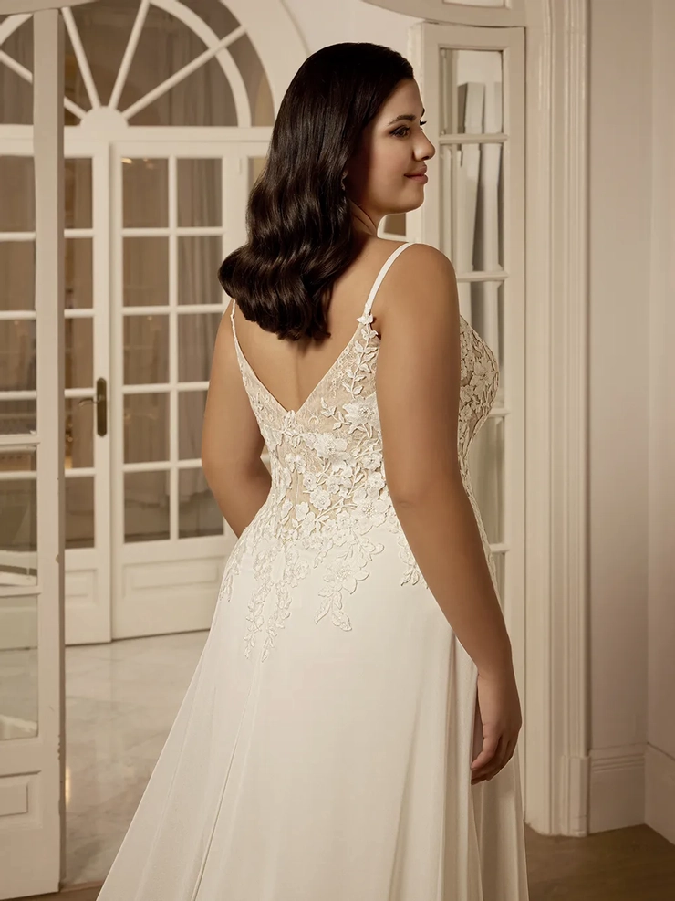 Portrait Style #Amina #3 backface vertical cropped picture