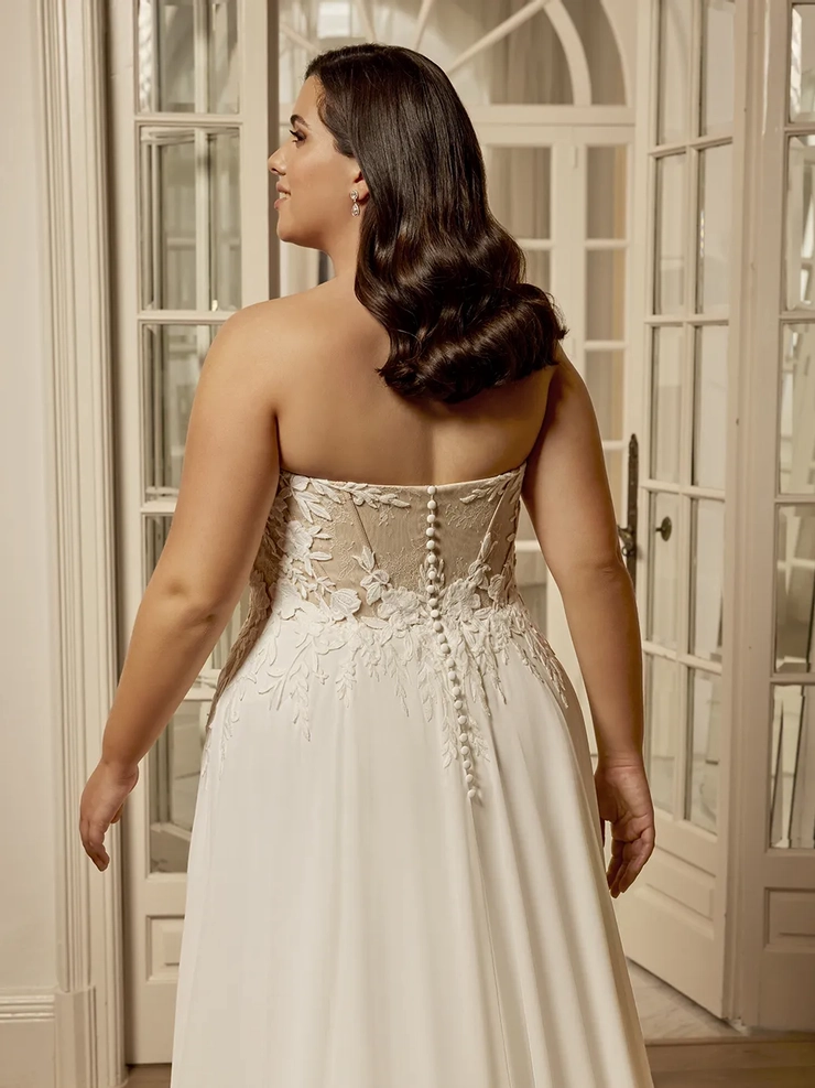 Portrait Style #Bethenny #5 backface vertical cropped picture