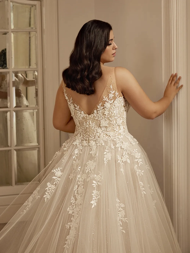 Portrait Style #Olani #4 backface vertical cropped picture