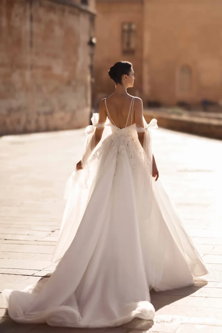 Wona Concept Backface Thumbnail Image