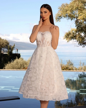 Nicoletta NC2056 #2 frontface vertical thumbnail