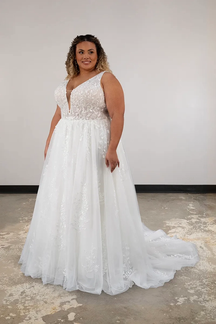 Essense of Australia Plus Size | Carolina Bridal World - D4007