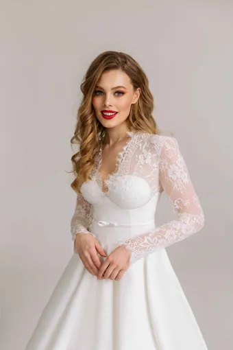 AMARA Dovita Milano #1 frontface vertical cropped thumbnail