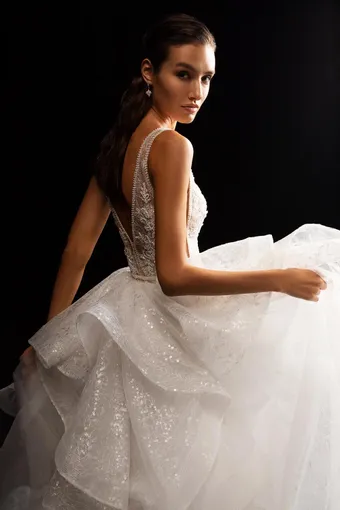 Wona Concept Style #Yasmin #9 backface vertical cropped thumbnail