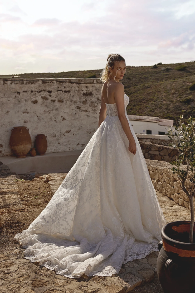 Lillian West - 66376 | The Country Bride Inc.