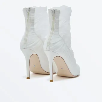 Rainbow Club #Gia #3 vertical thumbnail