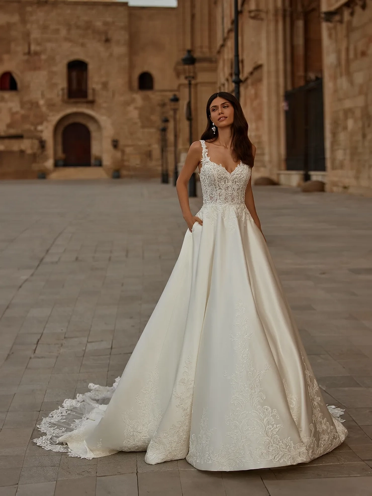 Moonlight Bridal #H1567 Default Image