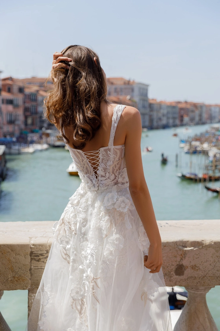 Oksana Mukha Style #Aelia #4 backface vertical cropped picture