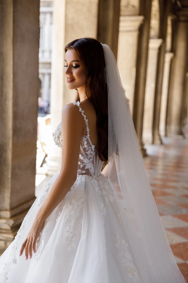 Oksana Mukha Style #Gioconda #6 backface vertical cropped picture