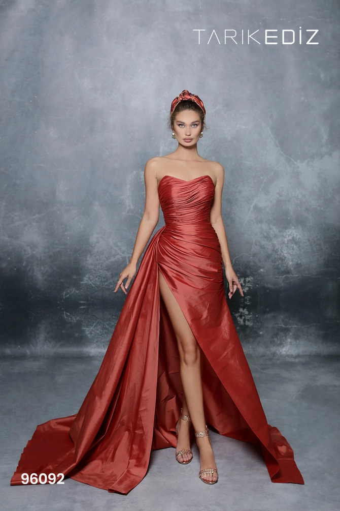 Esme＋Spectacular Historical Gown Esme＋Spectacular Historical Gown YOU helped make this