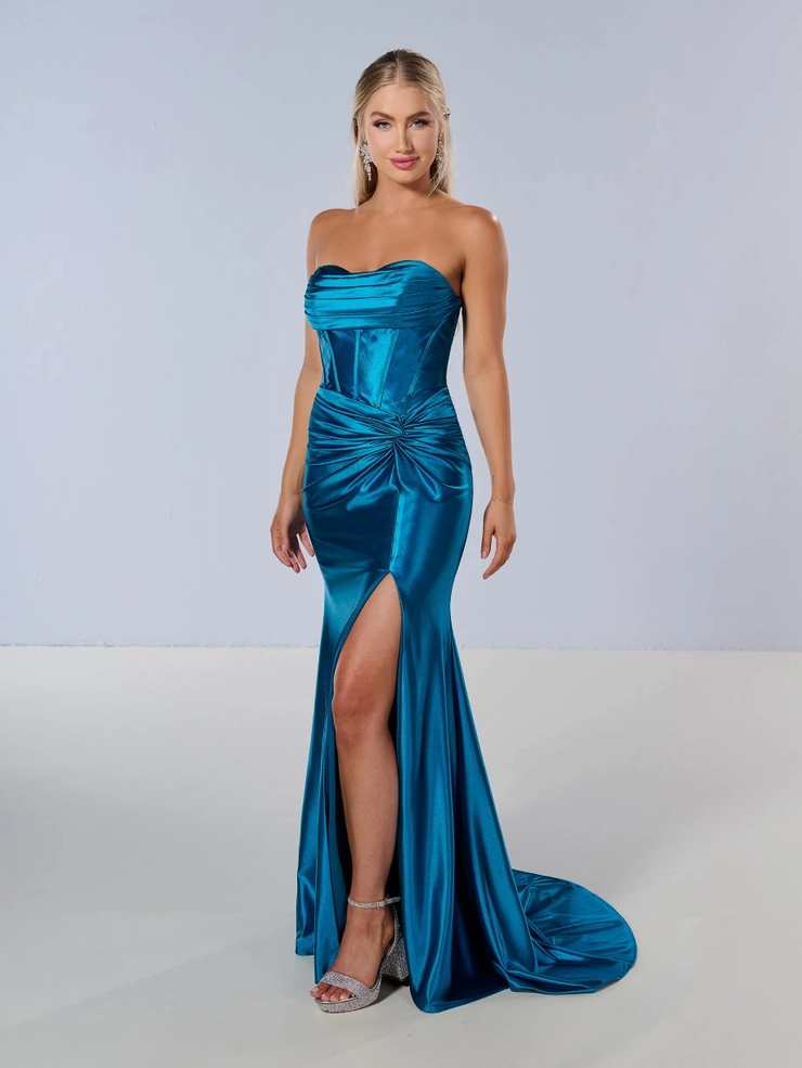 Tiffany Designs Style #16180 #1 Peacock frontface vertical picture