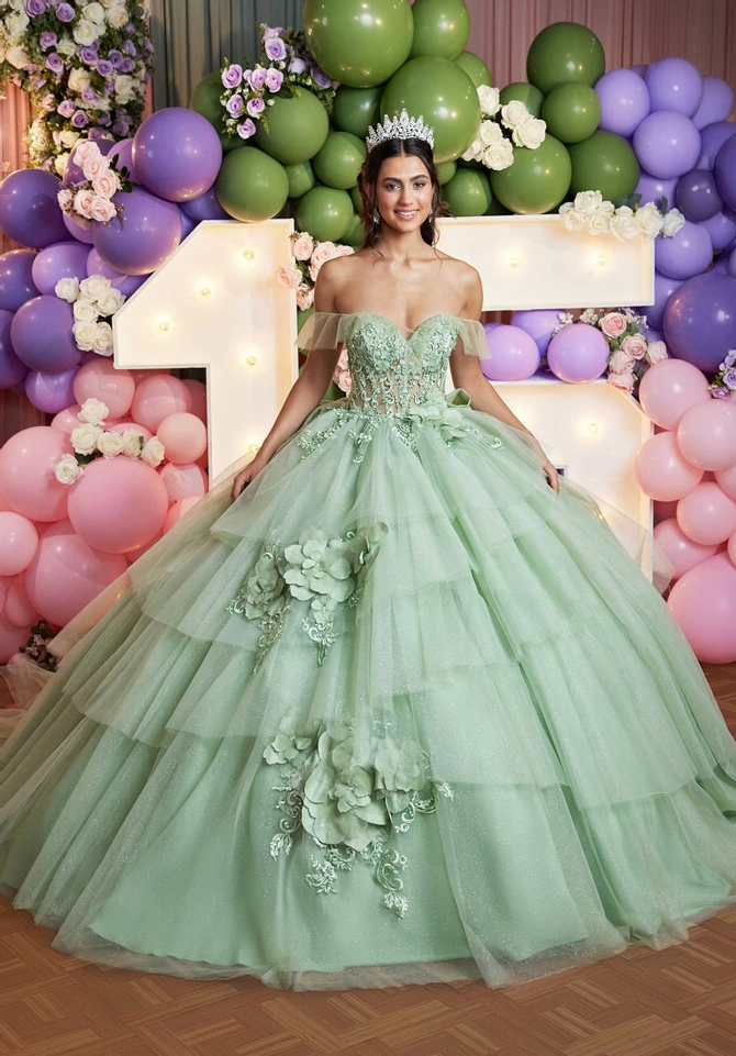 アメリヴィンテージ　EMBROIDERY TULLE TIERED DRESS Ameri（アメリ）の「EMBROIDERY TULLE TIERED DRESS（ドレス
