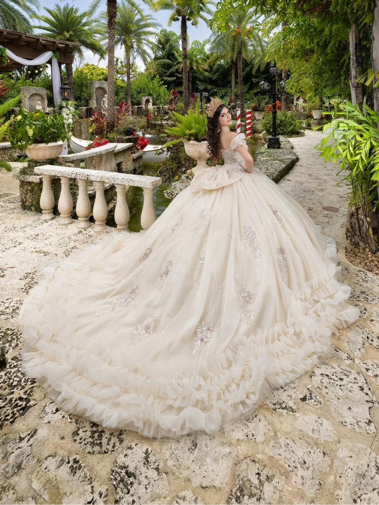 vintage mermaid wedding dress Vintage Lace Sleeveless Mermaid Fall Wedding Gown