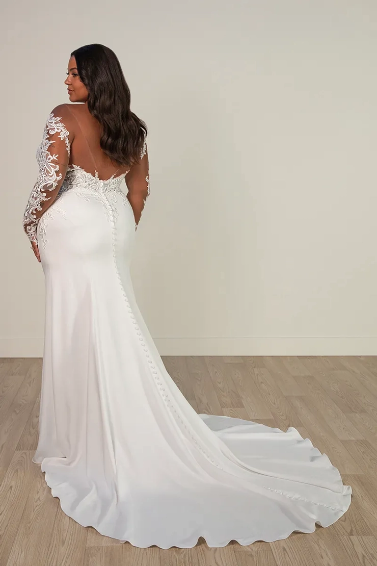 Stella York Plus Size - 8028 | Lisa's Bridal