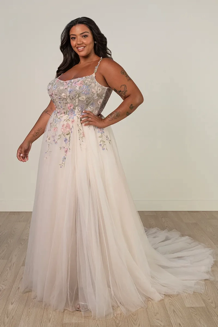 Stella York Plus Size - 8063 | Lisa's Bridal