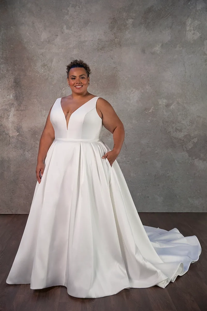 Essense of Australia Plus Size D4140 Town and Country Bridal