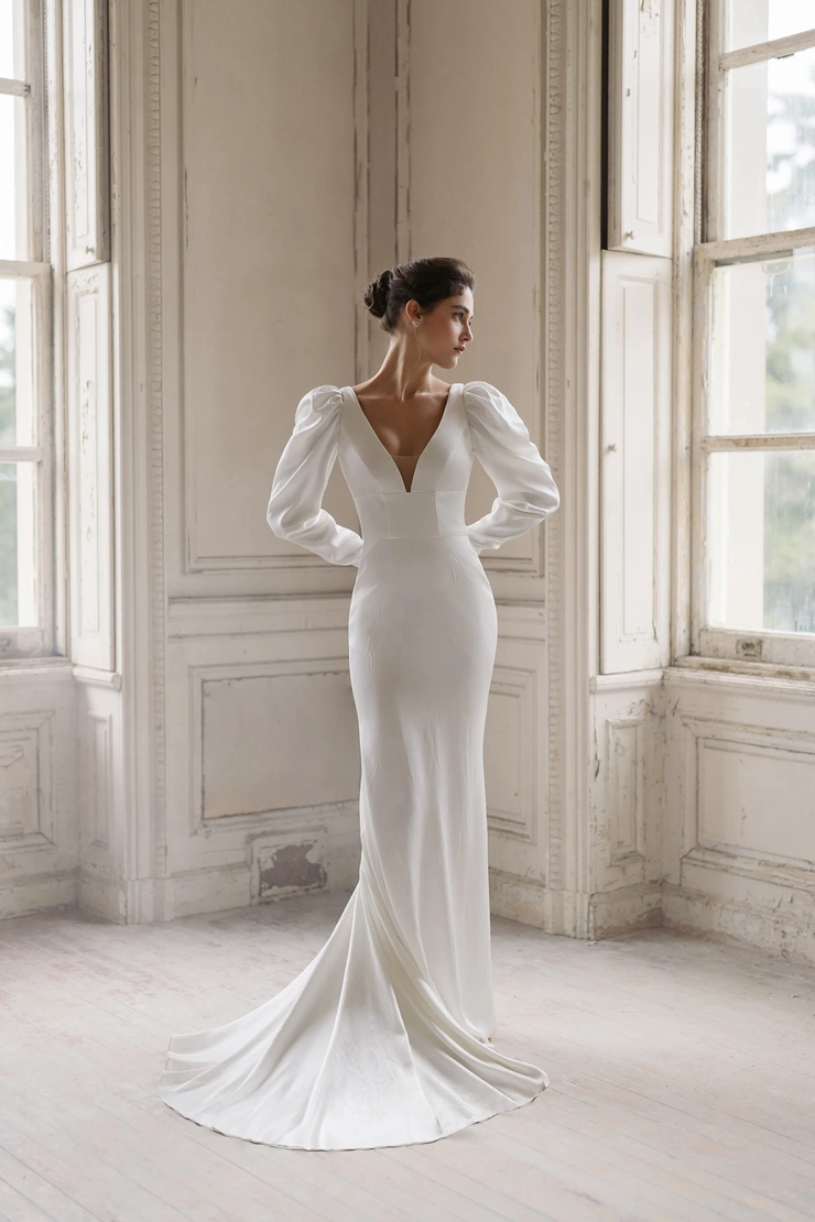 Blue Willow by Anne Barge Fall 2025 WEDDING DRESSES | Madeleine's Daughter