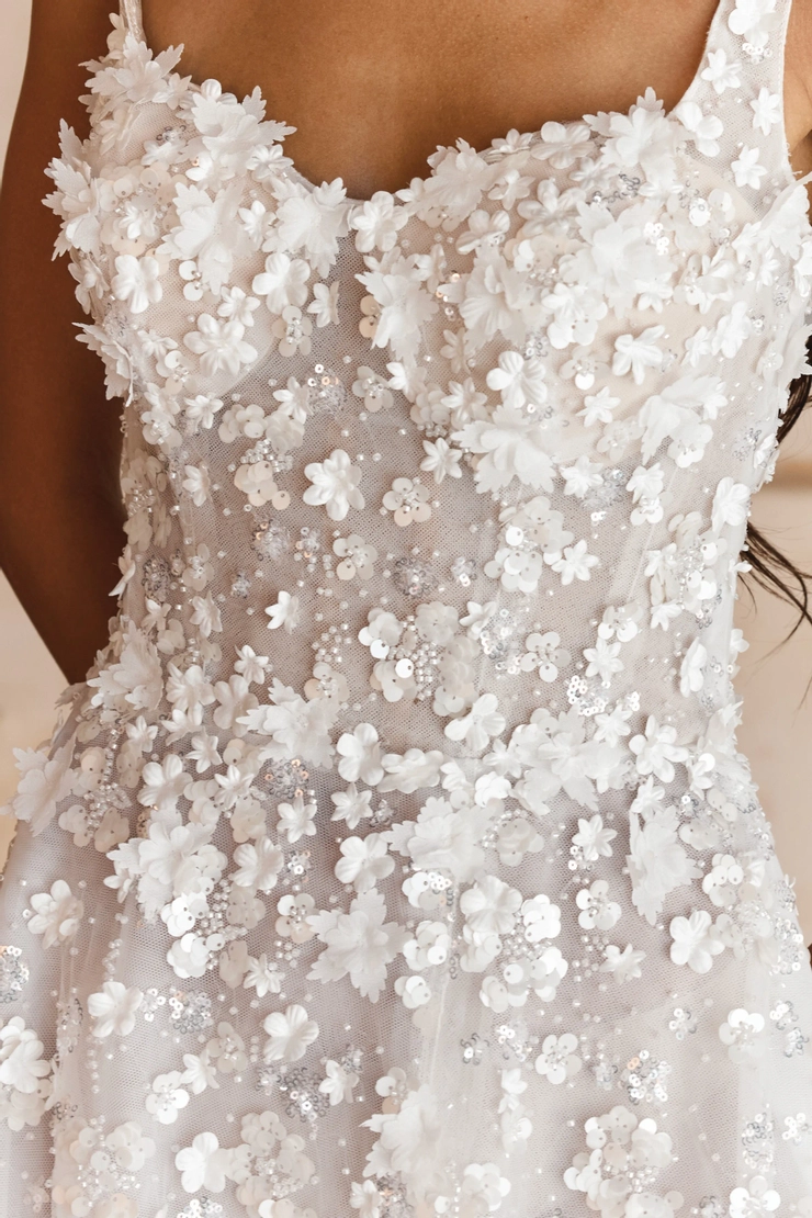 Madi Lane Leisel #2 frontface vertical cropped picture