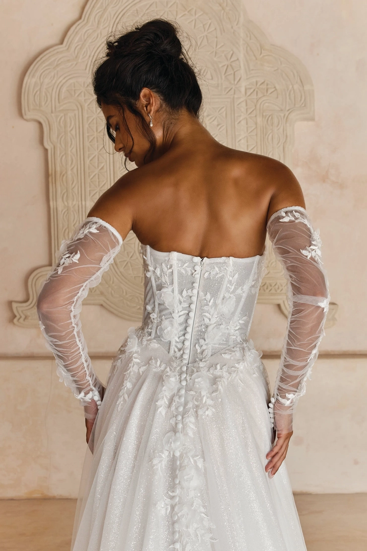 Madi Lane Lenora #3 default backface vertical cropped picture